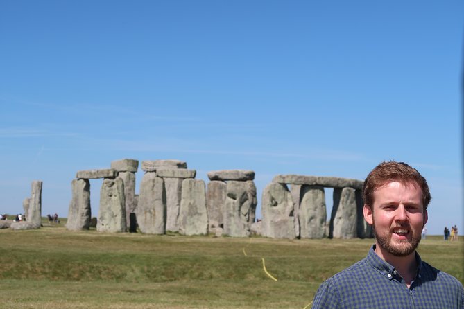 Stonehenge Half-Day luxury guided tour from Bath for 2-8 - What the VR equipment adds