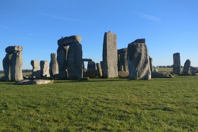 Stonehenge Half-Day luxury guided tour from Bath for 2-8 - Two hours at the site: enough, but not lavish