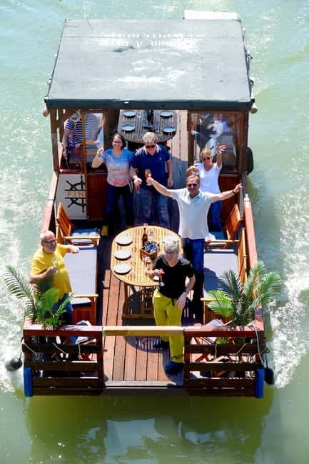 Stuttgart: Exclusive Raft Boat Rental - What happens during the two-hour trip