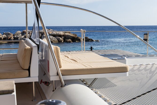 Sunset Sailing Cruise with premium drinks and bites - Snacks that support the evening, but do not replace dinner