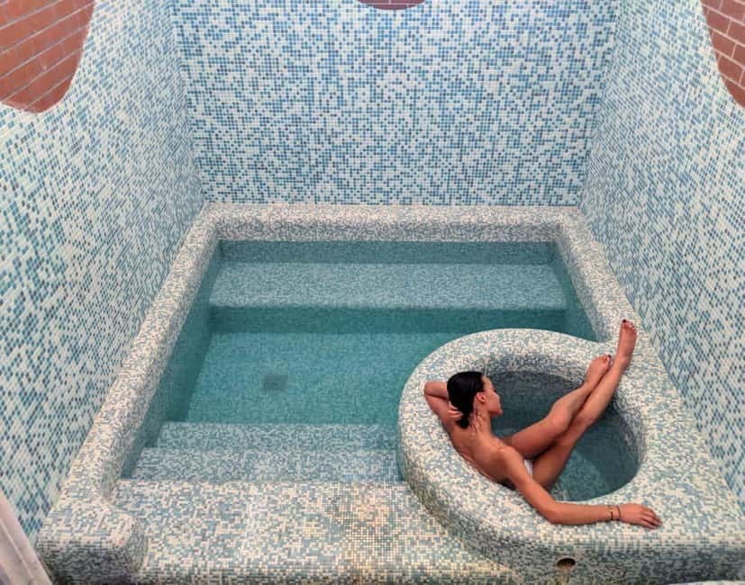 Tbilisi: Luxury Sulfur Bath Ritual with Pickup & Wine - Arriving at Abanotubani