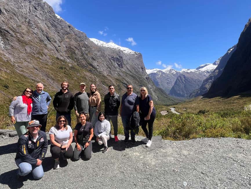 Te Anau: Premium Milford Sound Full Day Tour and Cruise - Meeting at the blue cafe in Te Anau