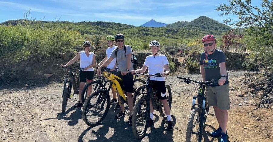 Tenerife: premium e-bike ride at Chineyro volcanic area - Guide style and group size