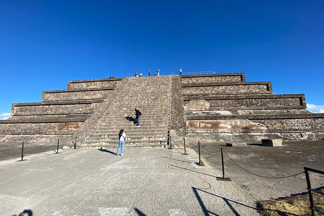 Teotihuacan Pyramids VIP Tour without Commercial Stops - The Pyramid of the Moon and the best elevated views