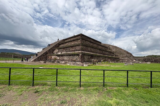 Teotihuacan Pyramids VIP Tour without Commercial Stops - What the $59.61 price really covers