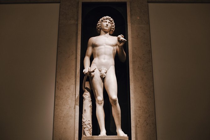 "The Met" Metropolitan Museum of Art Exclusive Guided Tour - Madame X and the mix of famous and unexpected works
