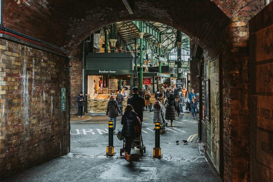 The most complete and exclusive Harry Potter tour in London - Meeting Ruben at King’s Cross