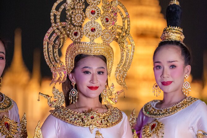 The Newest Luxury 5-Star Bangkok Chao Phraya Dinner Cruise - The best views arrive after sunset
