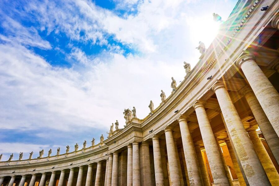 The Vatican: Private VIP Experience Tour - Renaissance maps and woven works