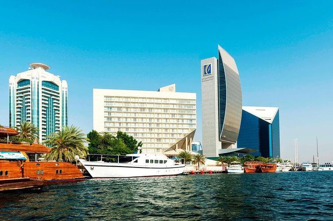 The Wonders of Dubai - Exclusive Private Tour - Sheikh Zayed Road and Downtown Dubai: The City as a Moving View