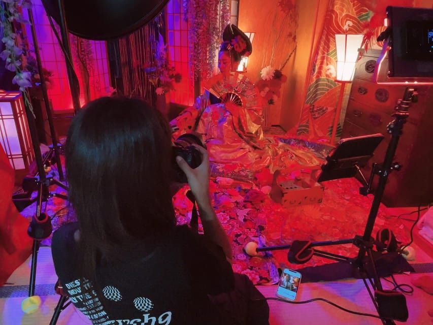 Tokyo: Private Makeover Photography Studio in Luxury Kimono - Who will enjoy this most?