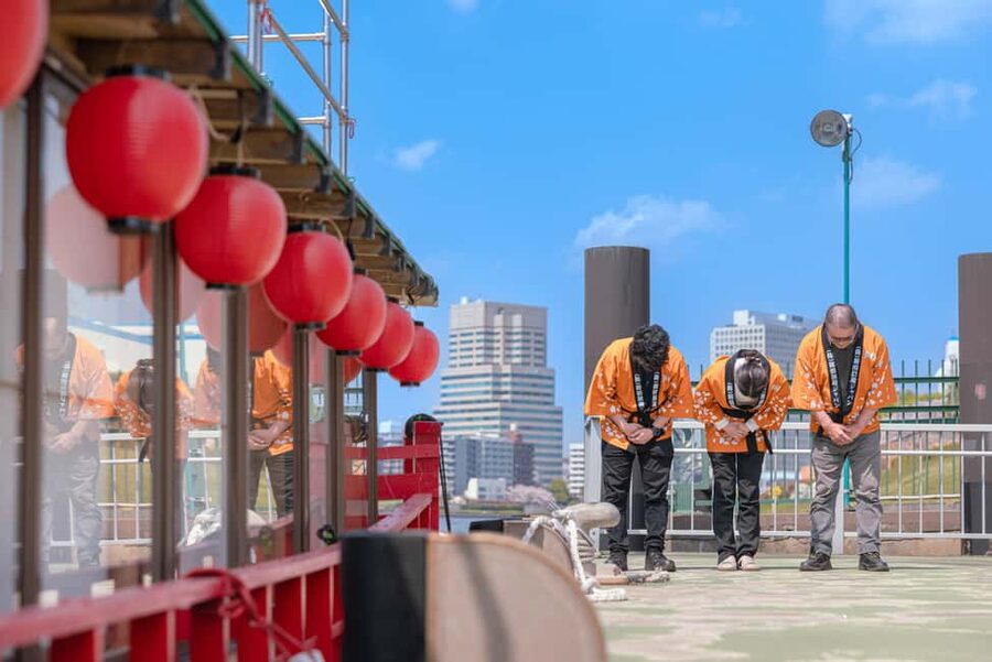 Tokyo: Rainbow Bridge Day Cruise Show and Only Soft Drinks - Practical limits you should know