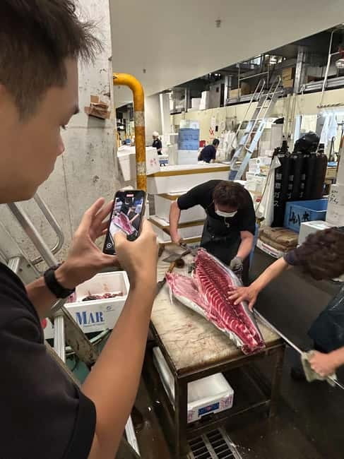 Tokyo Toyosu Tuna Auction + Breakfast (Sushi Dai or Bentomi) - Meeting a wholesaler and seeing tuna prepared