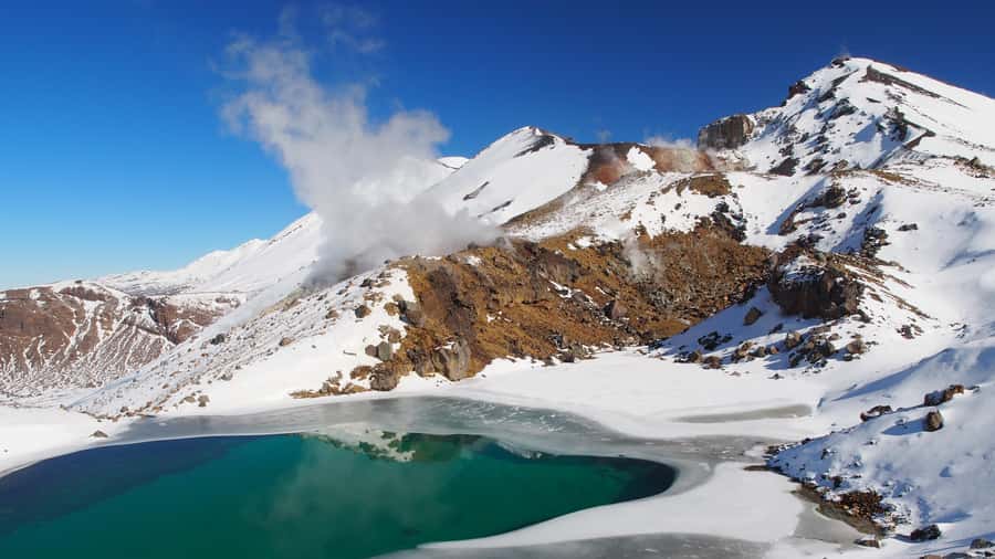 Tongariro Alpine Crossing: Premium Guided Hike - Emerald Lakes and Blue Lake