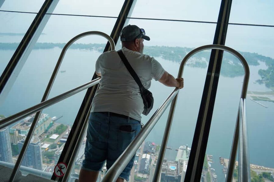Toronto: Premium Driving Tour with Tower and Harbour Cruise - Should you book it?