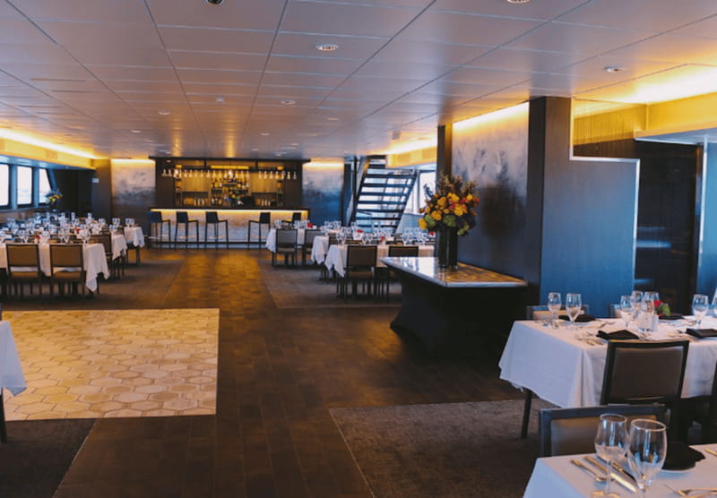 Toronto: Premium Harbor Cruise with Lunch, Brunch, or Dinner - Service, music, and the overall mood