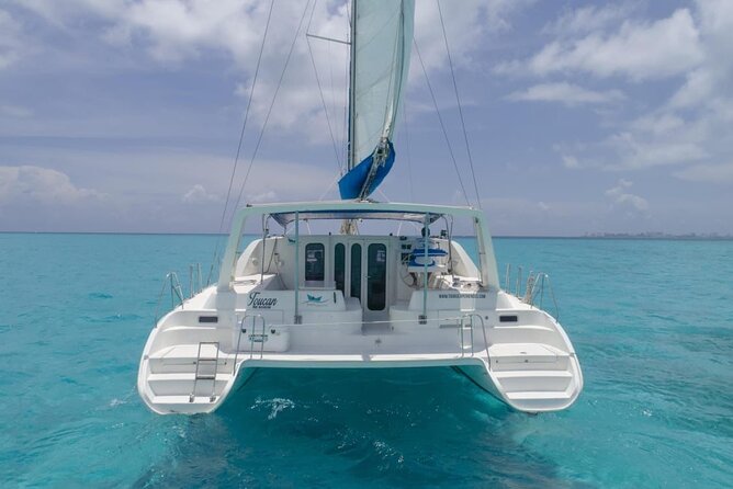 Tour Isla Mujeres Premium - Lunch and the Club Playa Mexico stop