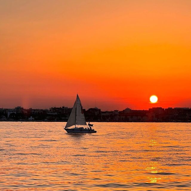 Valencia: Exclusive Sunset Cruise with Drink - Who should book it?