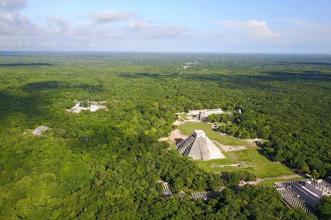 VIP Chichen Itza Private Tour - Valladolid gives lunch a local setting