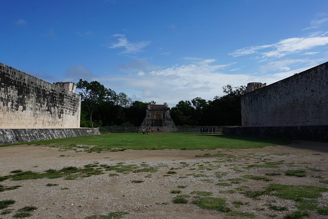 VIP Chichen Itza Private Tour - Cenote San Lorenzo Oxman brings the fun