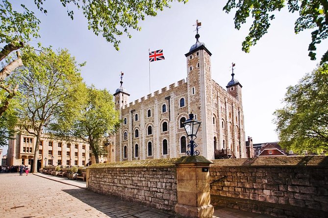 VIP Early Access: Opening Ceremony Tower of London & Bridge Entry - Which Guide Style Will Suit You