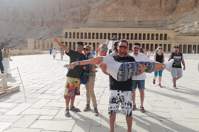 VIP Luxor Day Tour from Hurghada, Small group the top operator - The alabaster workshop and souvenir pause