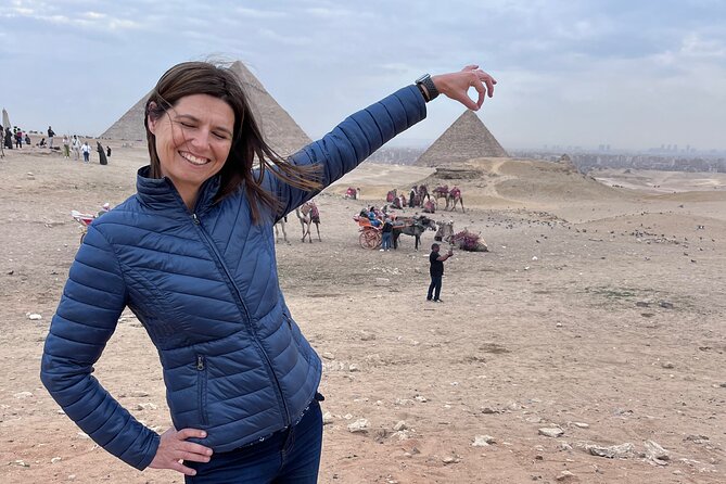 Vip Tour Giza pyramids, sphinx with Camel Ride and Vip lunch - What the guide adds to the visit