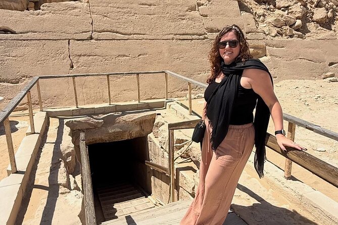 VIP tour of Giza plateau - The camel ride and the nine-pyramid view