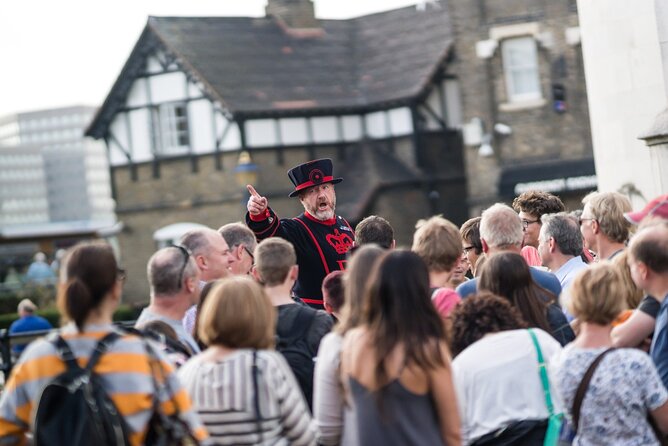VIP Tower of London and Crown Jewels Tour with Private Beefeater Meet & Greet - The White Tower and Royal Armouries