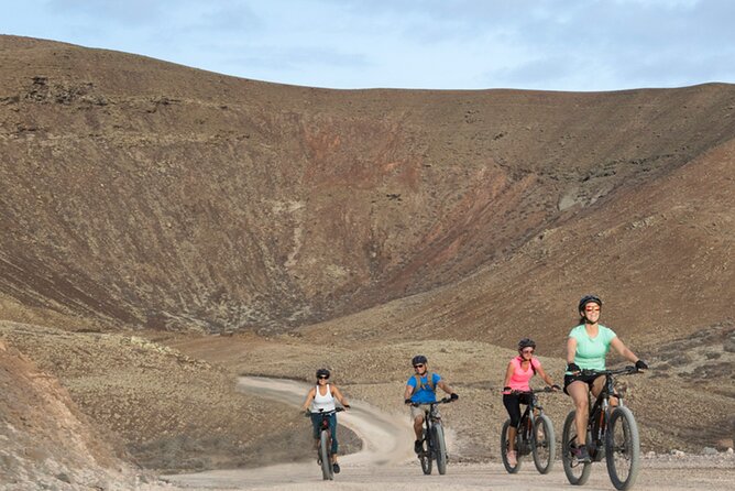 Volcanic Discovery PREMIUM eBike Tour: 35 km - Lajares, where the route changes character