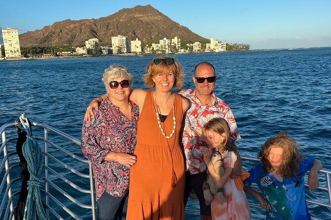 Waikiki, Hawaii: Deluxe Snorkel and Wildlife Cruise - Snacks, sodas, and the ride back to Waikiki