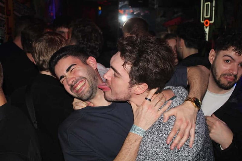 Wild Night Pub Crawl: Free Shots, Games & VIP Club Entry! - C. del Príncipe and the central Madrid bar route