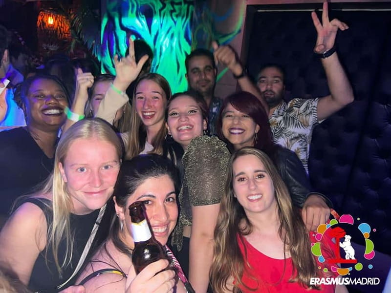 Wild Night Pub Crawl: Free Shots, Games & VIP Club Entry! - Timing, contact, and group control