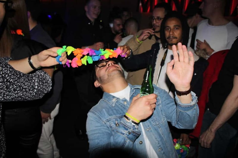 Wild Night Pub Crawl: Free Shots, Games & VIP Club Entry! - The bar-to-bar social format