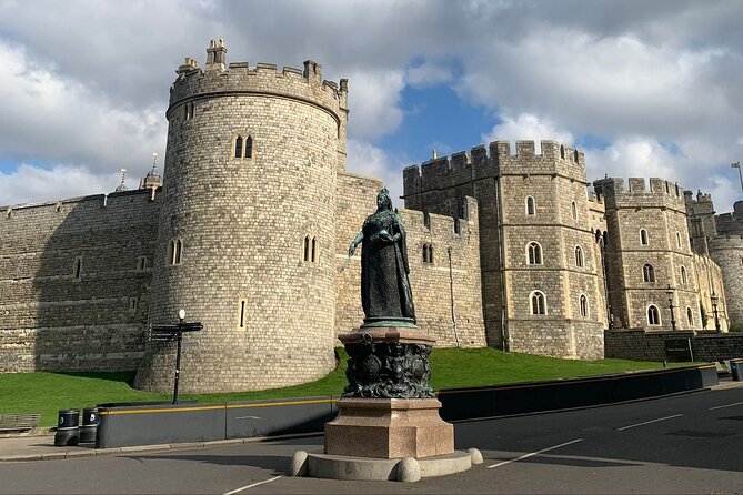 Windsor Castle Half Day Trip from London by Luxury Coach - Meeting the coach at Earl’s Court