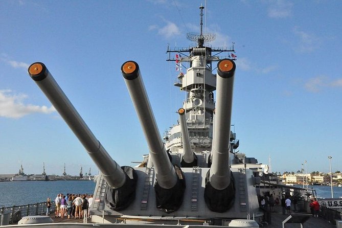 WWII Pearl Harbor Heroes Deluxe Tour - The Visitor Center fills in the missing pieces